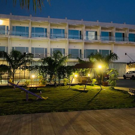 Viola Beacon Resort, Lonavala Ngoại thất bức ảnh