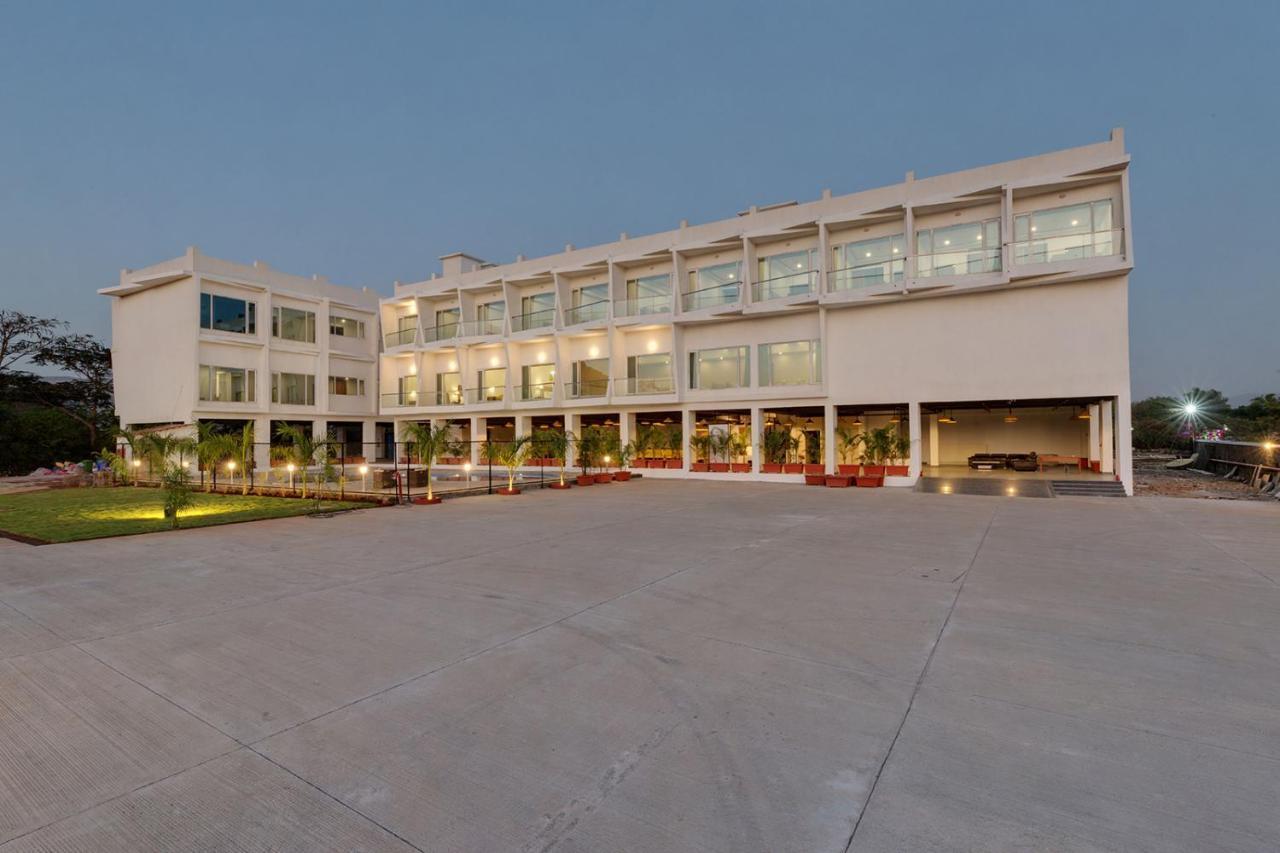 Viola Beacon Resort, Lonavala Ngoại thất bức ảnh